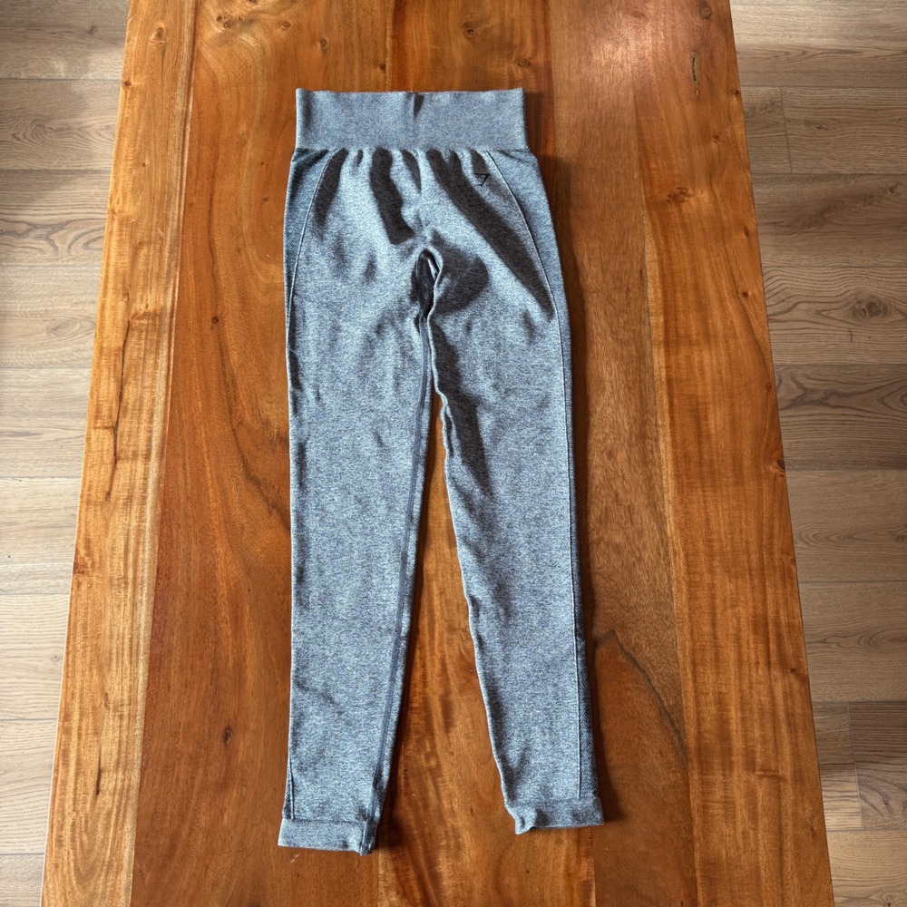 Gymshark Women's Black/Gray Leggings Size S‎